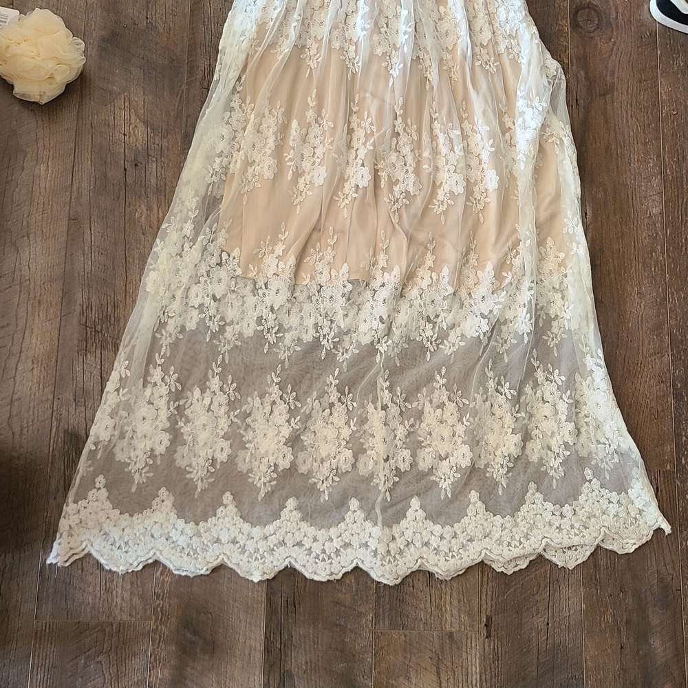 Extra Long Ivory Lace Overlay V-Neck Maxi Dress - Picture 2 of 5